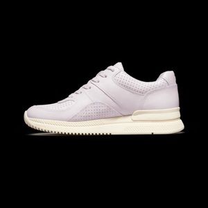 Everlane trainers in lavender size 9